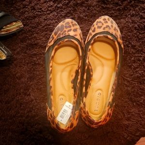 Size 8 cheetah print torrid shoes